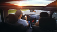 auto vnitřek driving-407181 1280